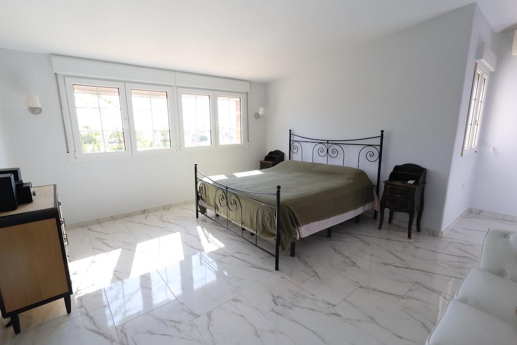 Bathroom in villa for sale in Orihuela Costa