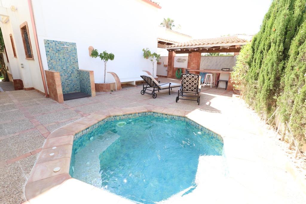 Terrace in villa for sale in Orihuela Costa