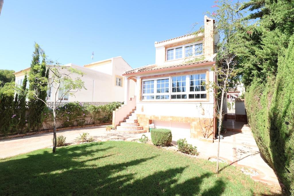 Pool area in villa for sale in Orihuela Costa