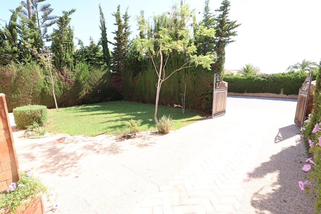 Bedroom in villa for sale in Orihuela Costa