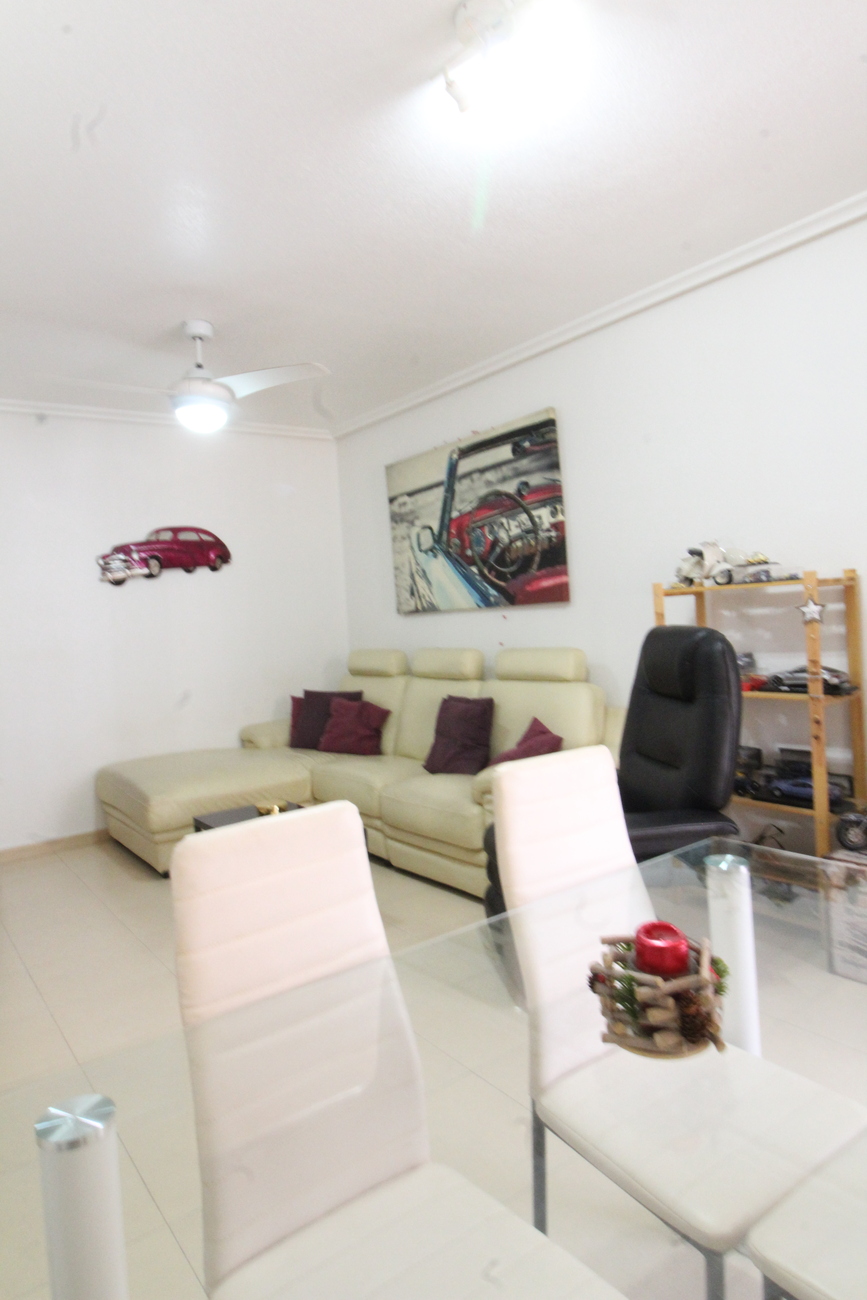 Discover this charming 76 m² apartment located in Daya Nueva (Alicante), a cozy village that combine