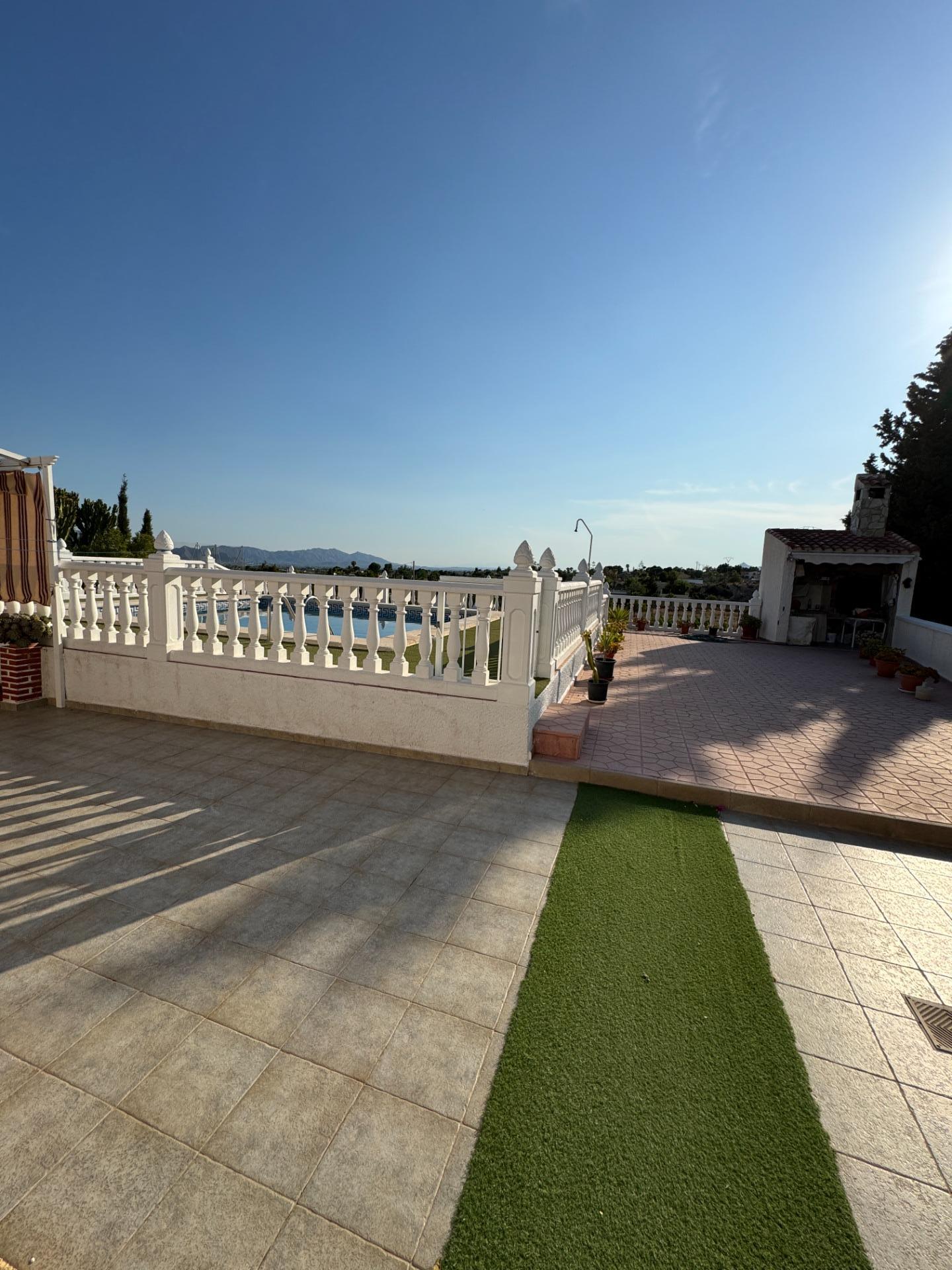 Terrace in villa for sale in Albatera