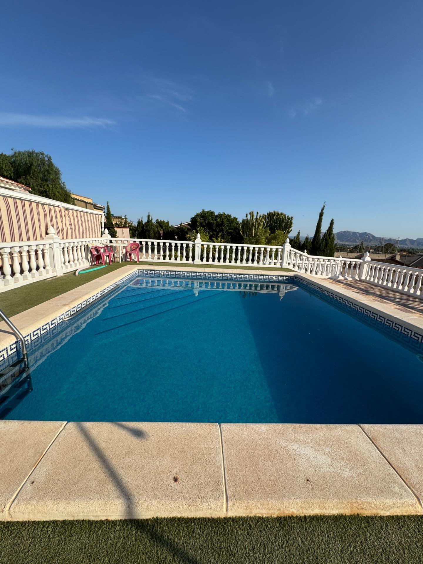 Exterior view in villa for sale in Albatera