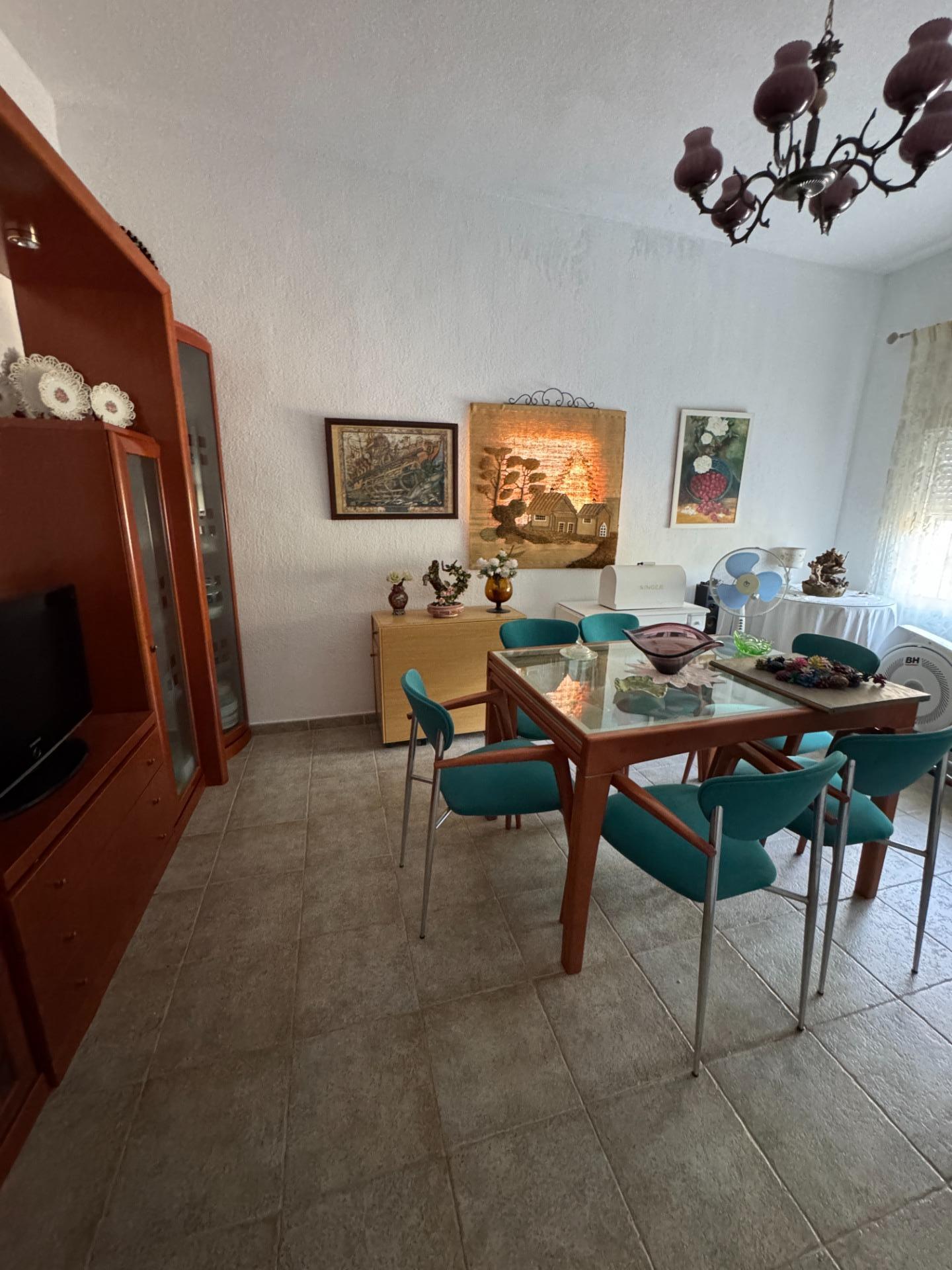 Dining area in villa for sale in Albatera
