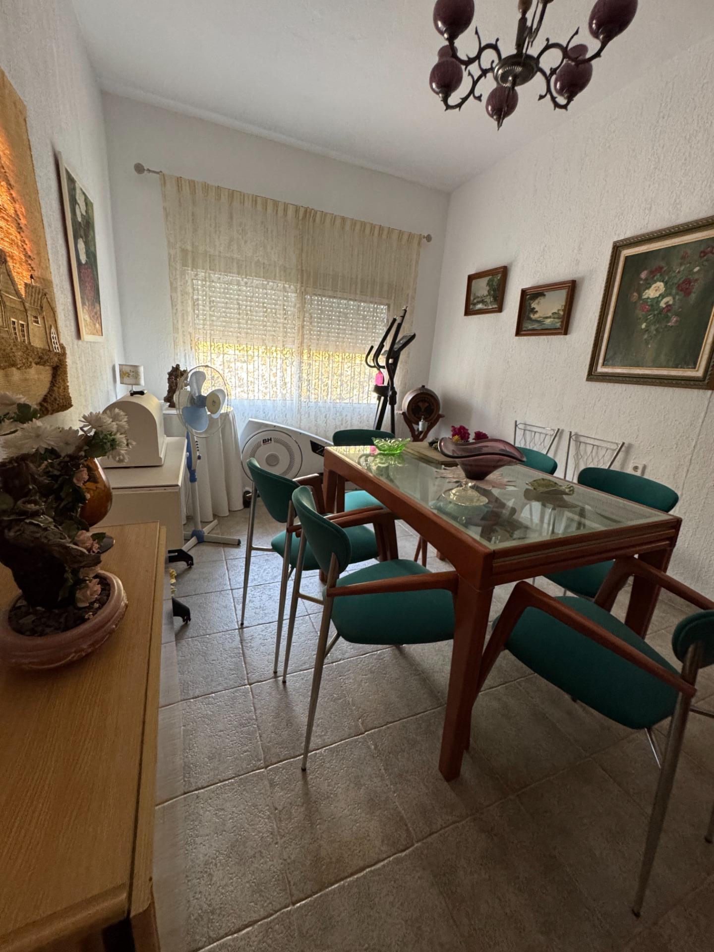 Bedroom in villa for sale in Albatera