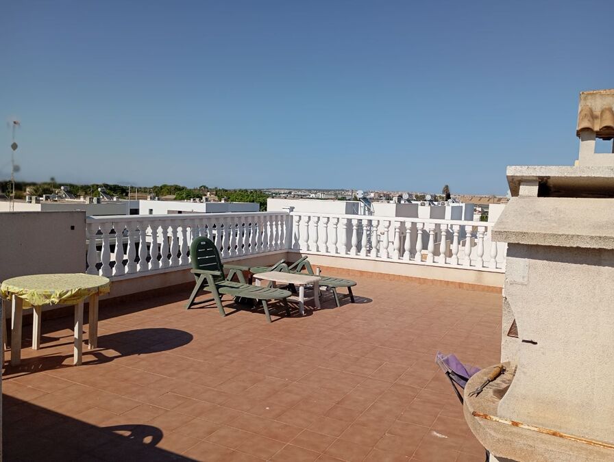 Garden in apartment for sale in Daya Vieja