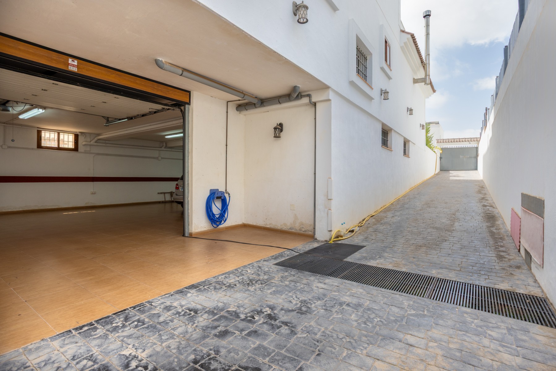 Terrace in villa for sale in Los Montesinos