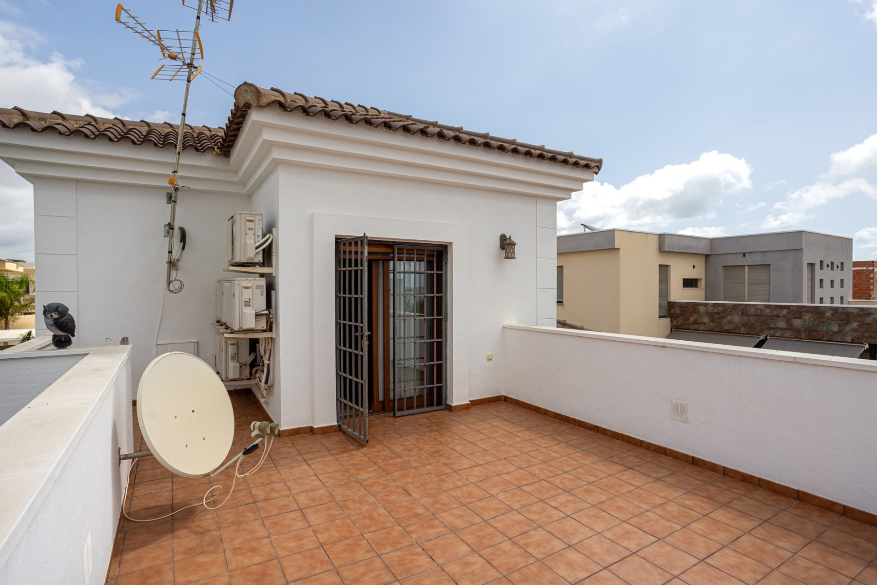 Bedroom in villa for sale in Los Montesinos