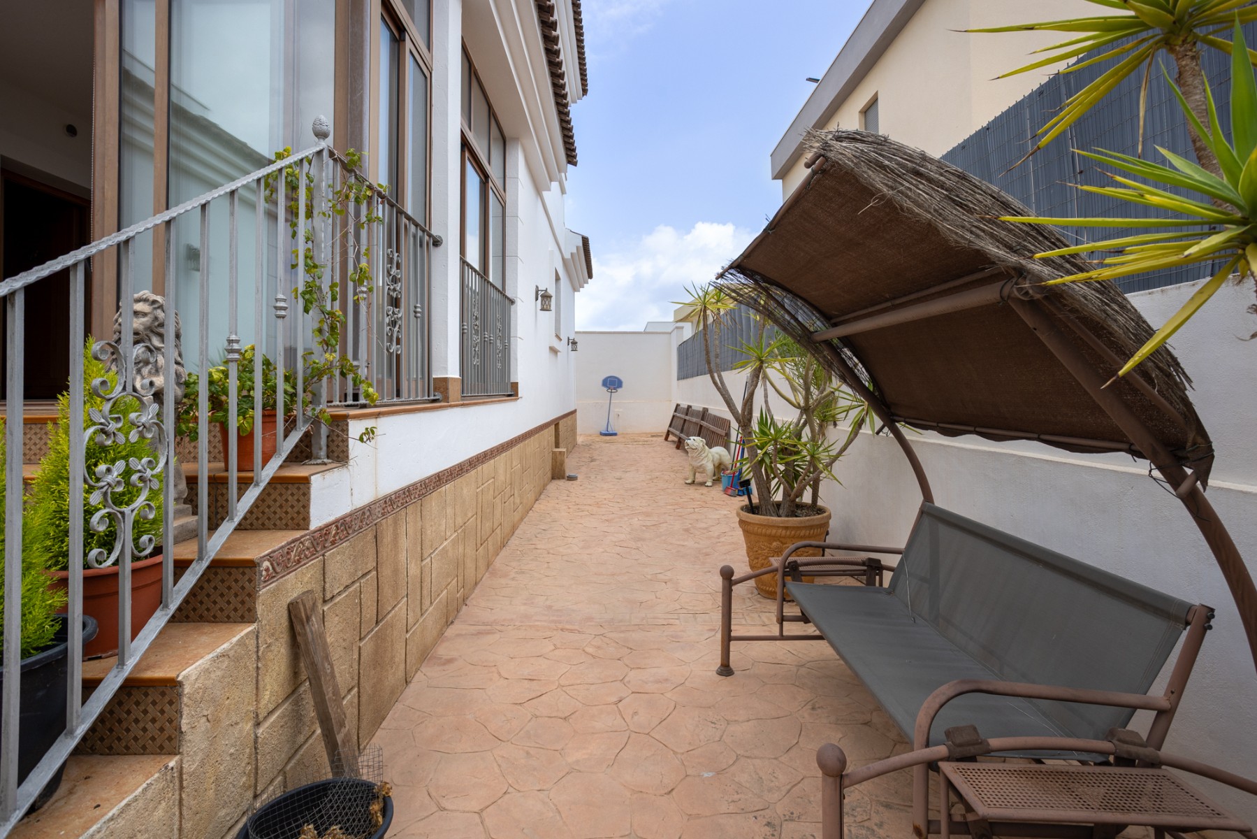 Living room in villa for sale in Los Montesinos