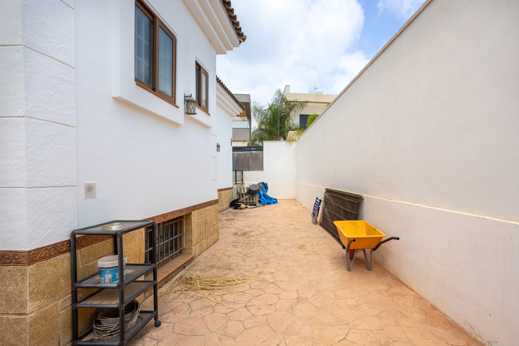 Master bedroom in villa for sale in Los Montesinos