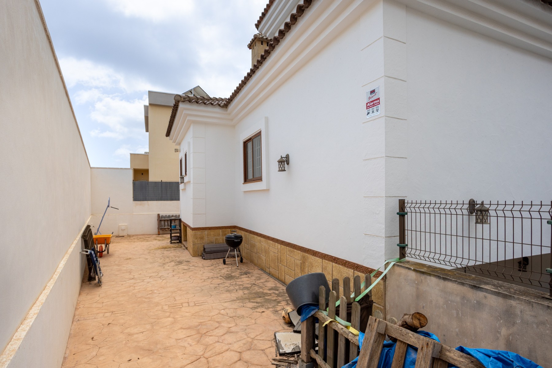 Terrace in villa for sale in Los Montesinos