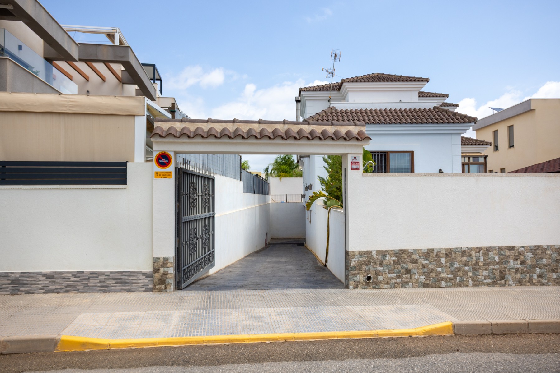 Dining area in villa for sale in Los Montesinos