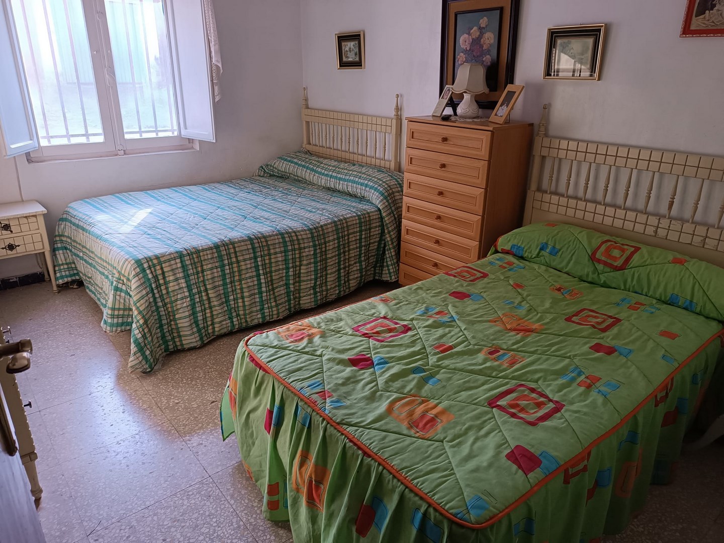 Living room in villa for sale in Yecla
