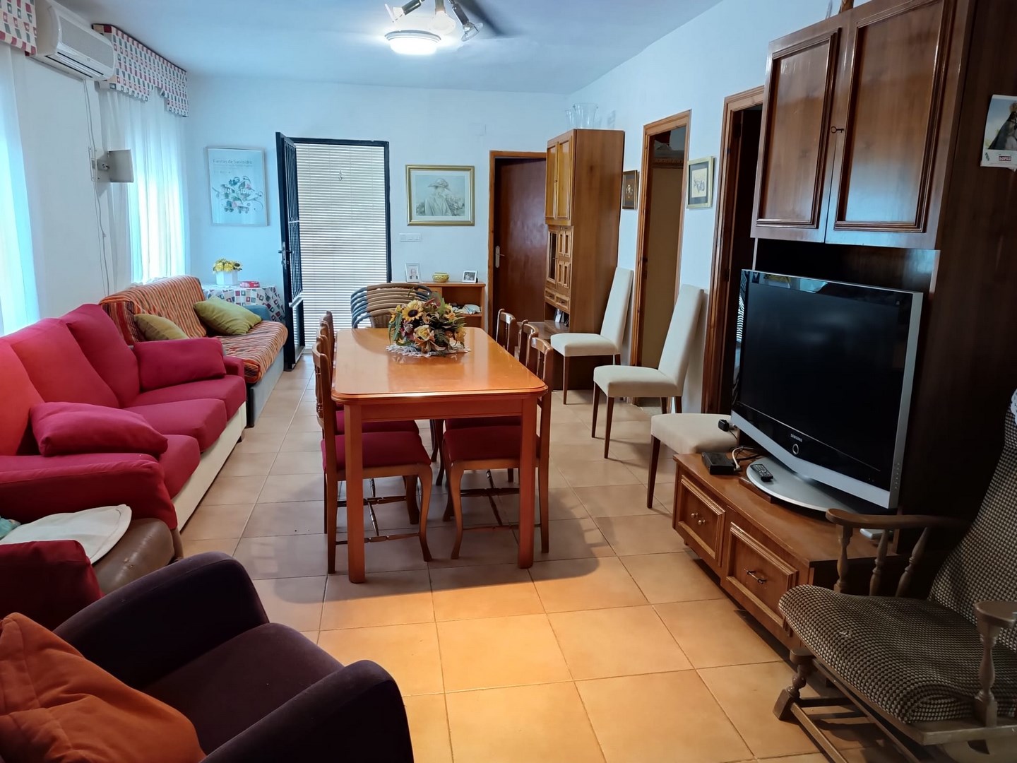 Pool area in villa for sale in Yecla
