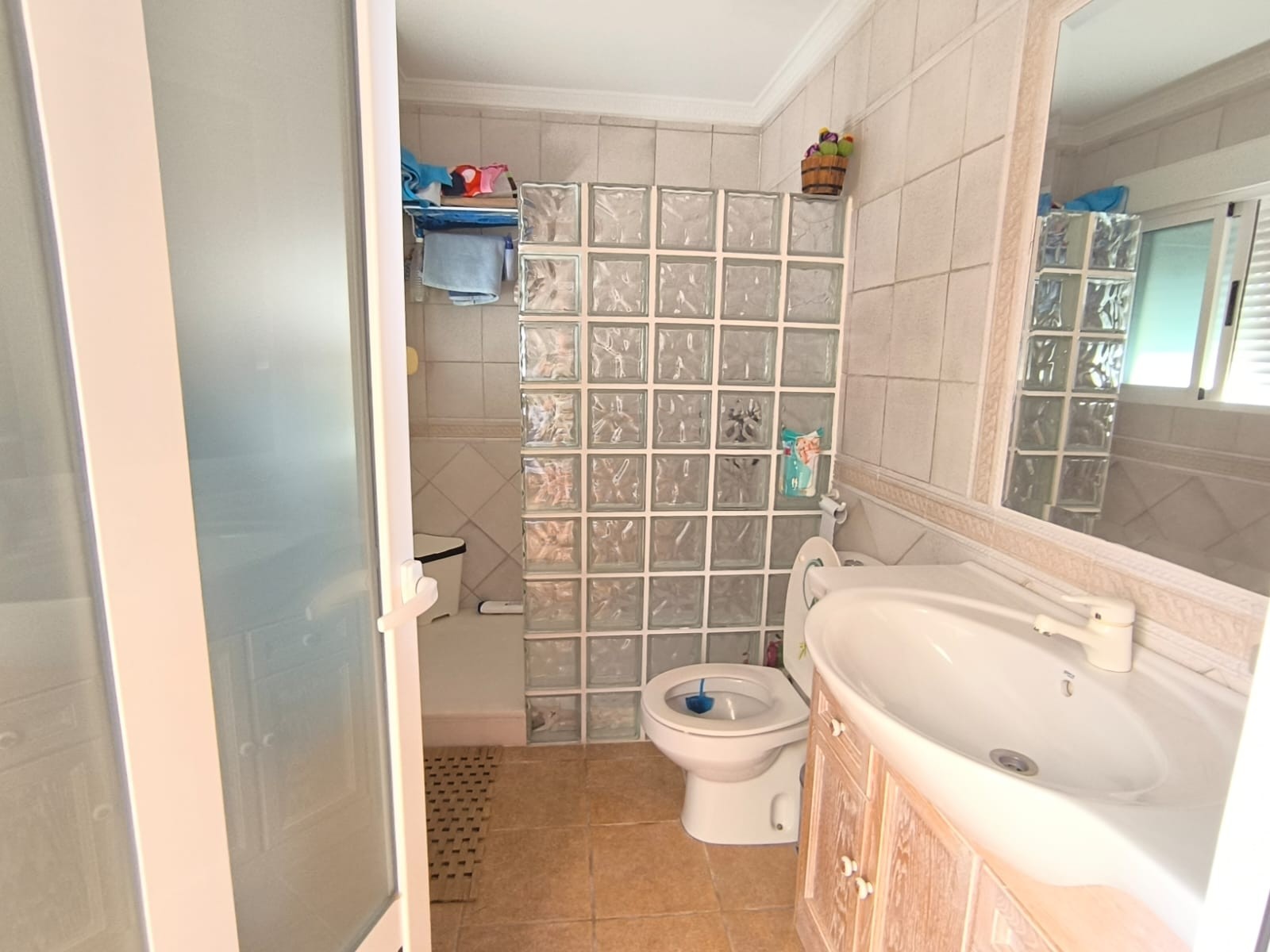 Bedroom in villa for sale in Yecla