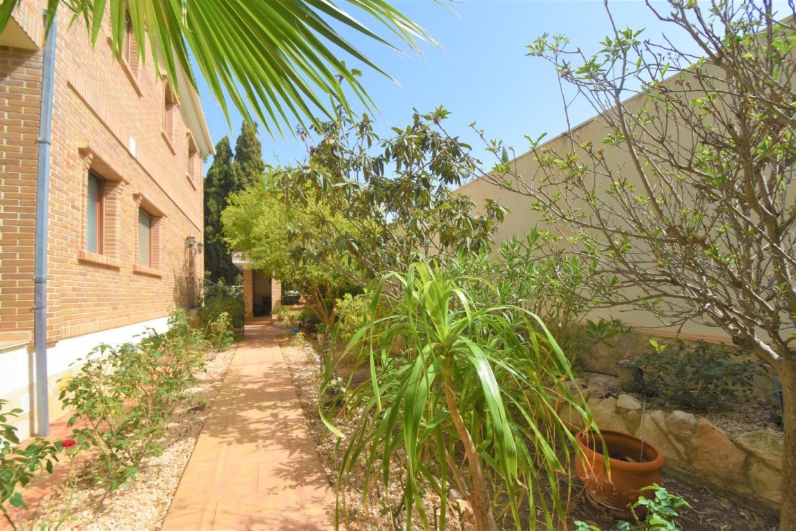 Terrace in villa for sale in Ciudad Quesada