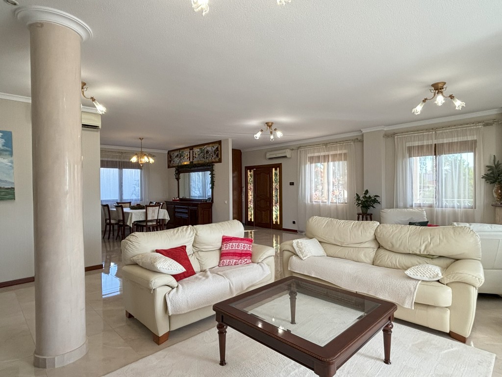 Dining area in villa for sale in Ciudad Quesada