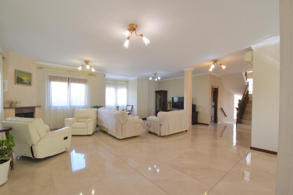 Terrace in villa for sale in Ciudad Quesada