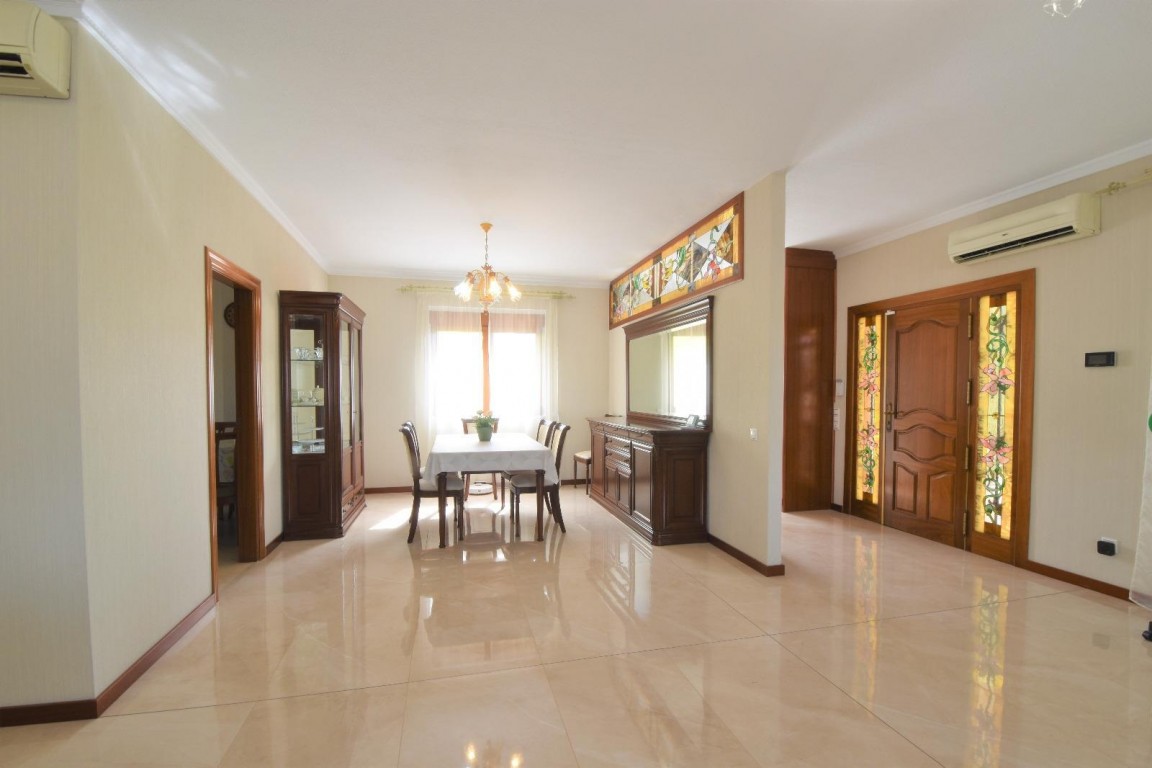 Dining area in villa for sale in Ciudad Quesada