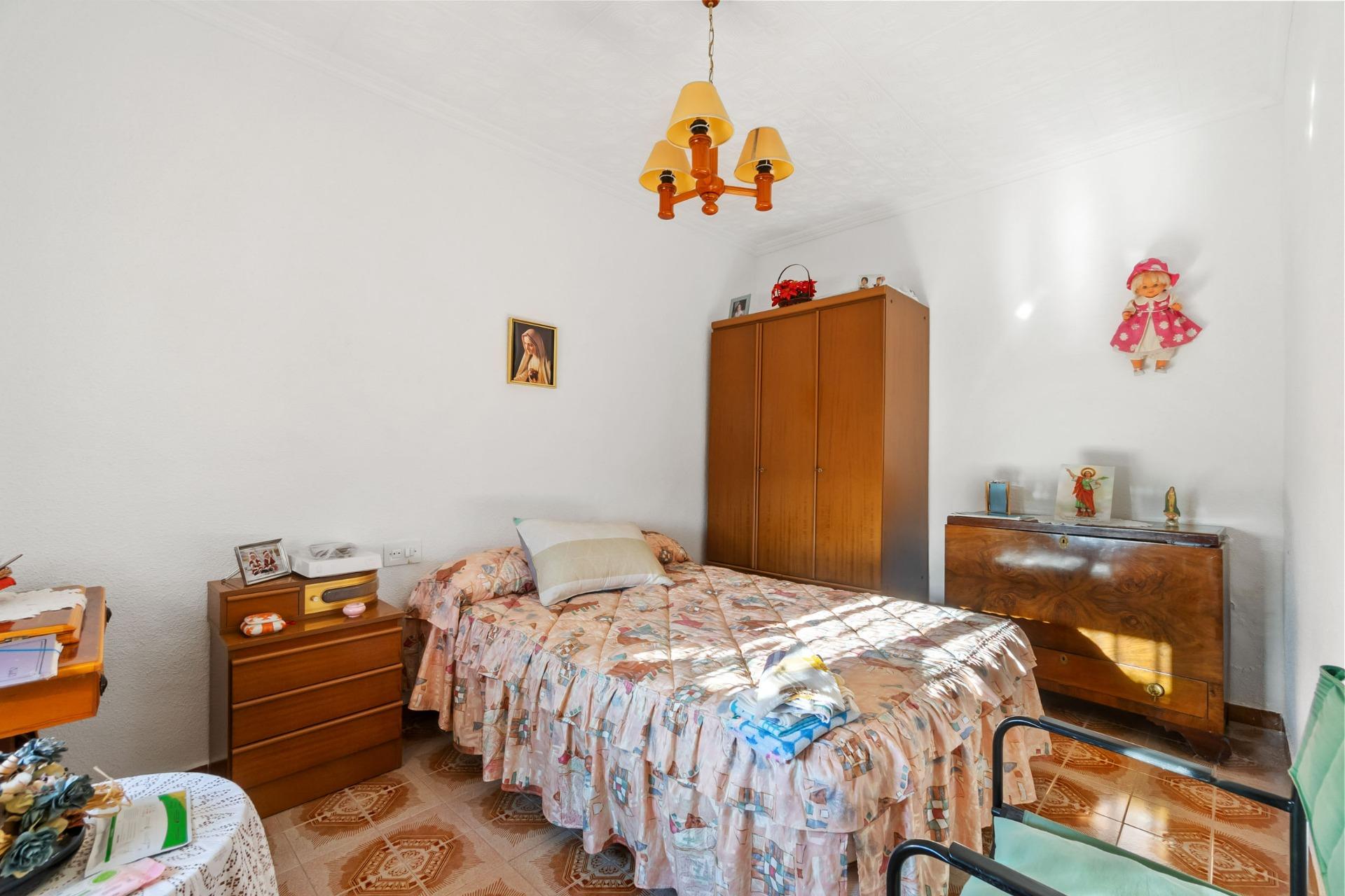 Garden in finca for sale in Orihuela
