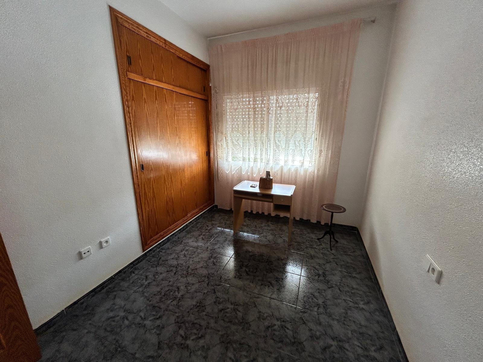 Master bedroom in villa for sale in Los Alcazares