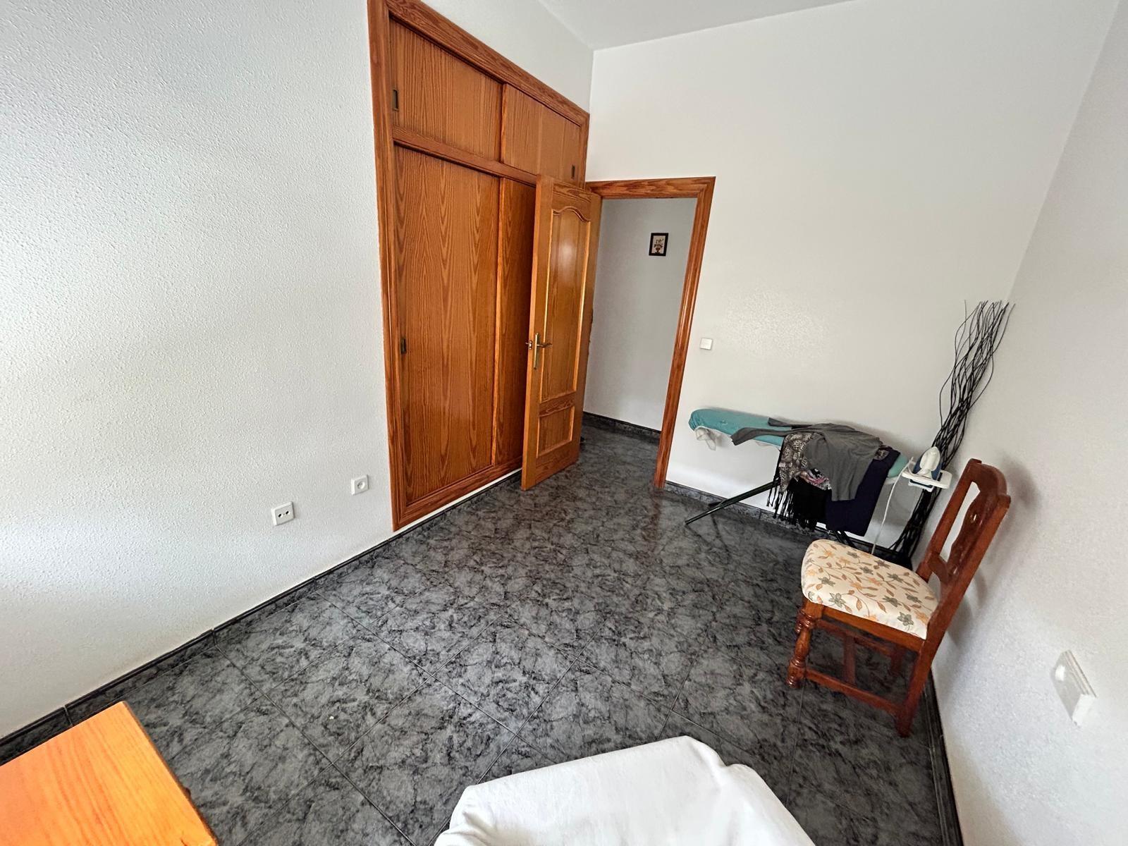 Bedroom in villa for sale in Los Alcazares