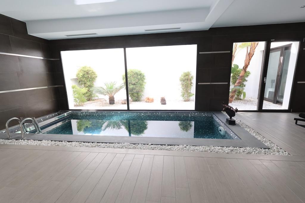 Bathroom in villa for sale in Javea