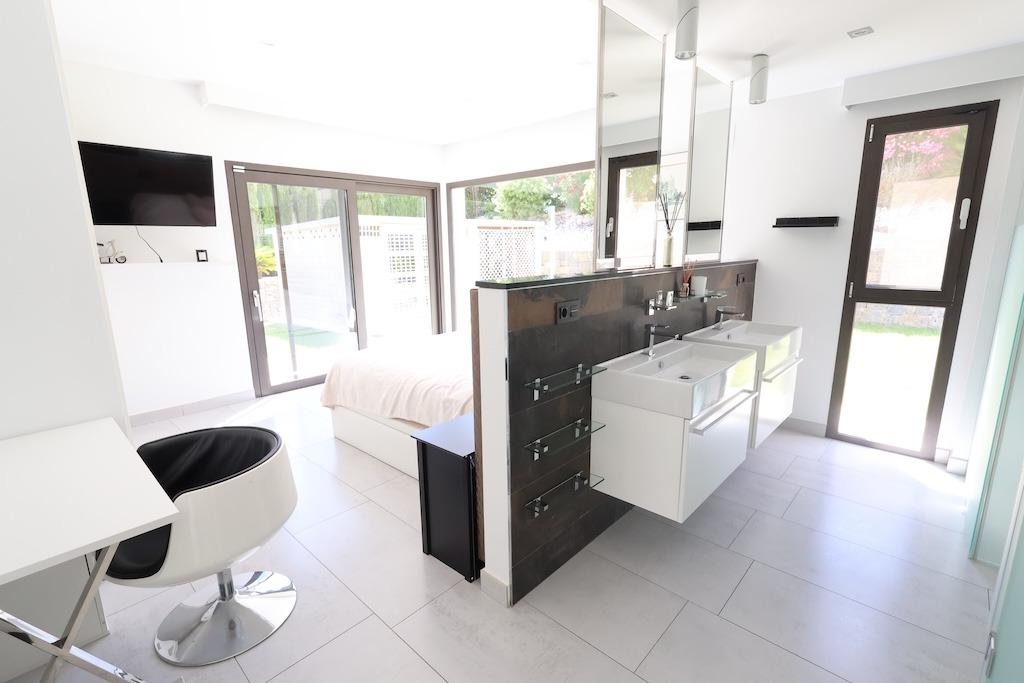 Pool area in villa for sale in Javea
