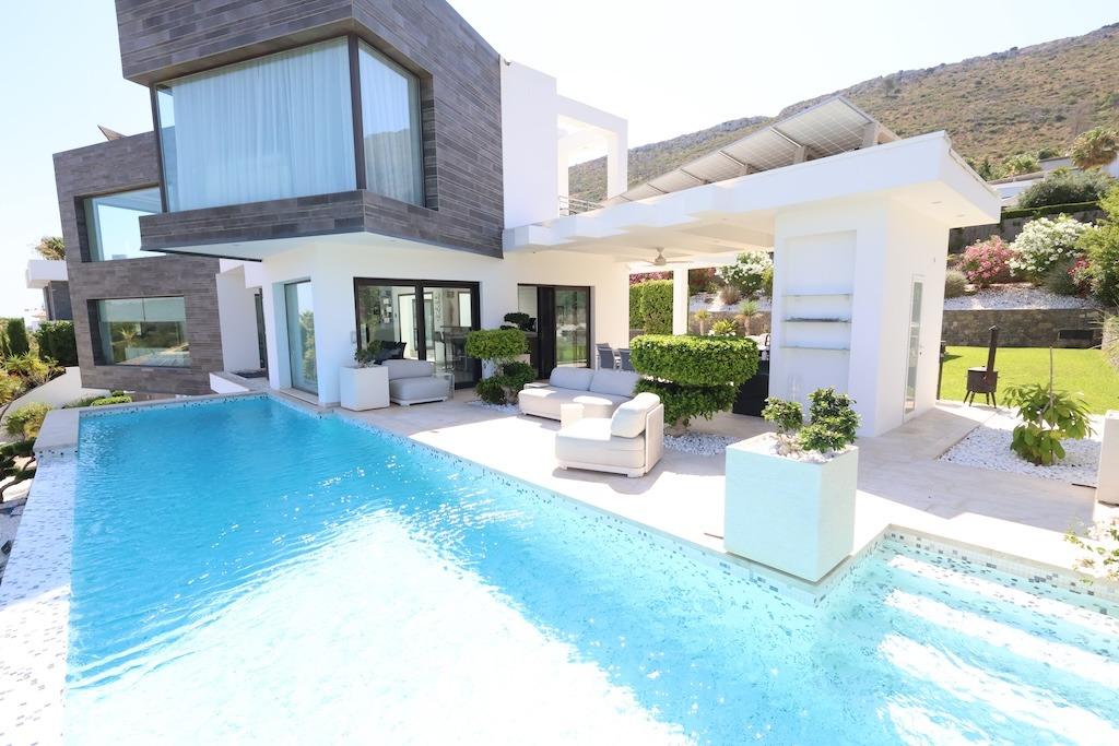 Terrace in villa for sale in Javea