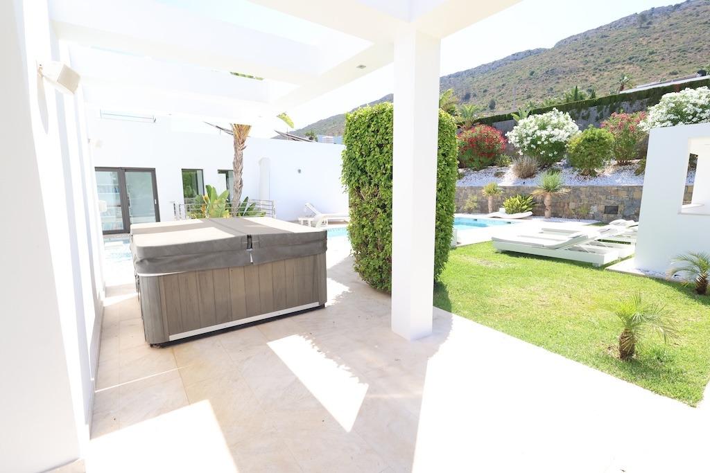 Bedroom in villa for sale in Javea