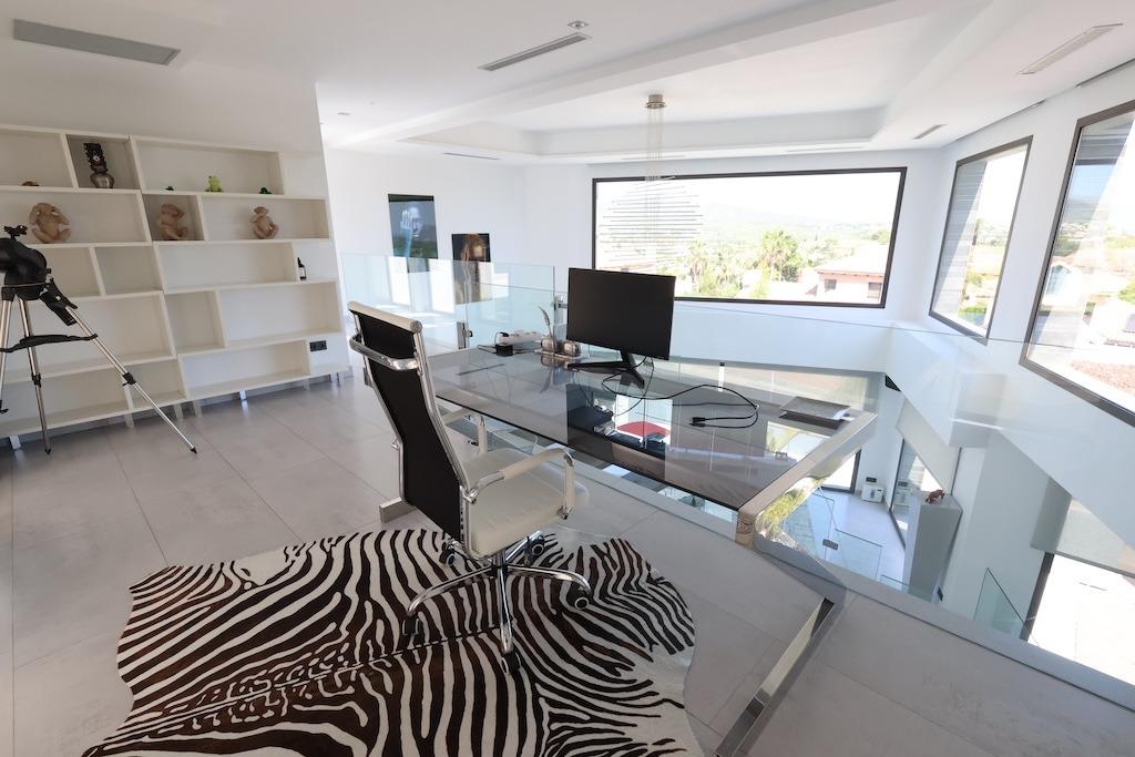 Bathroom in villa for sale in Javea