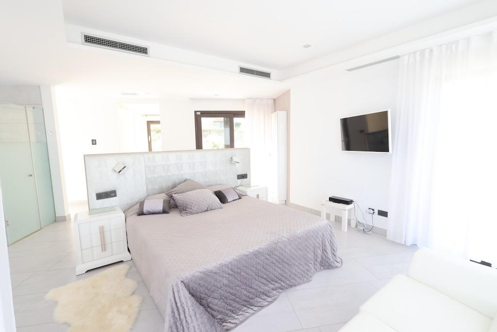 Dining area in villa for sale in Javea