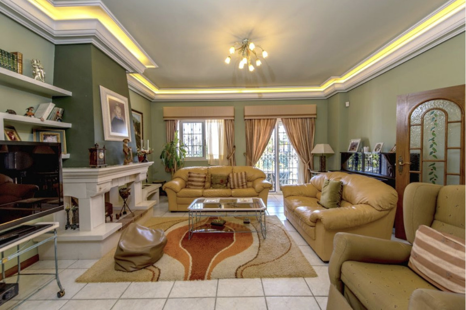Master bedroom in villa for sale in La Mata