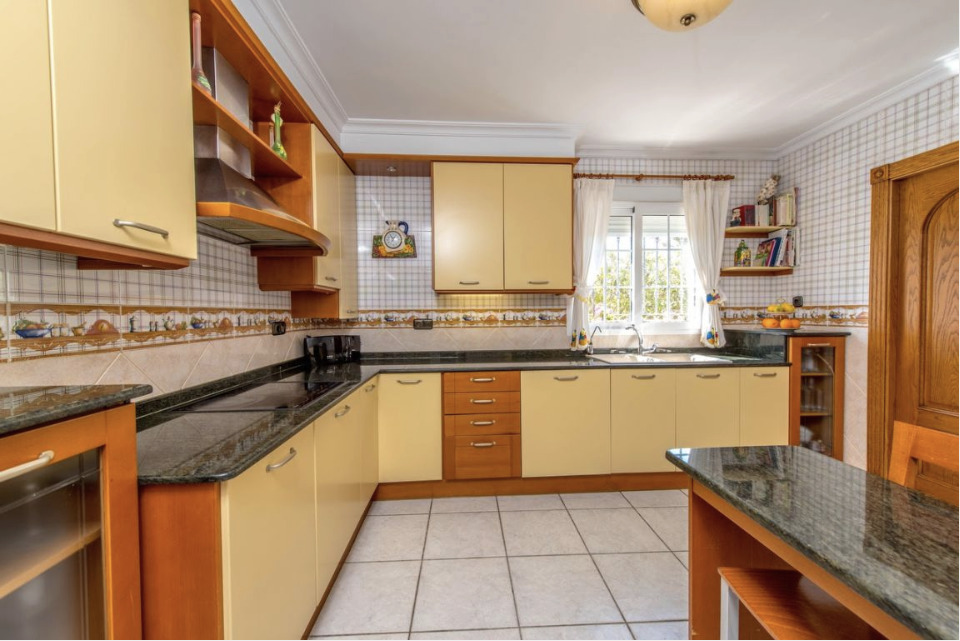 Bedroom in villa for sale in La Mata
