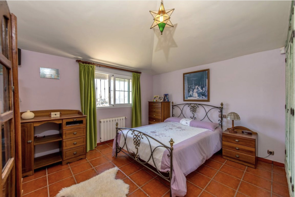 Master bedroom in villa for sale in La Mata