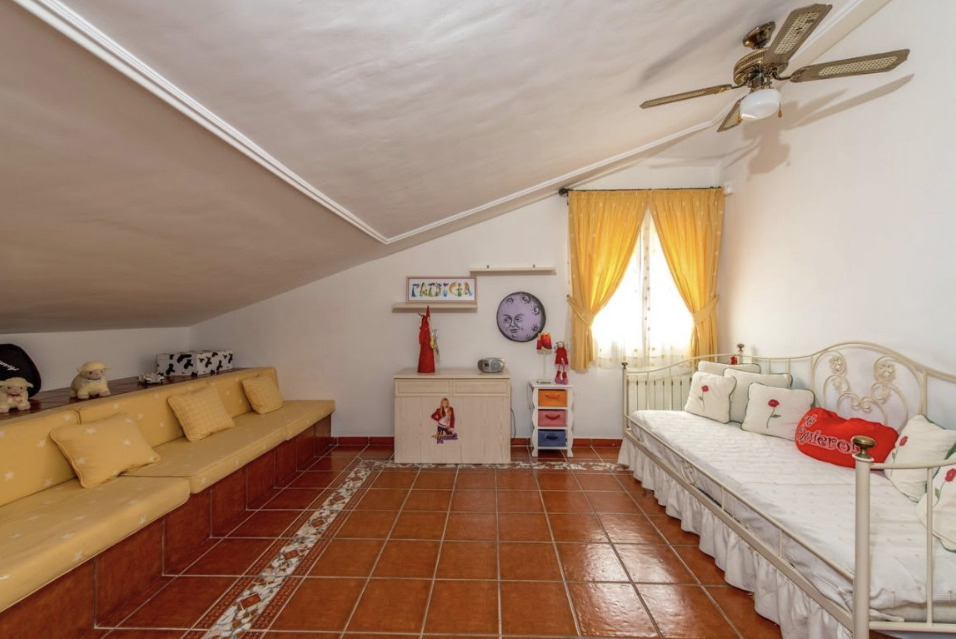 Garden in villa for sale in La Mata