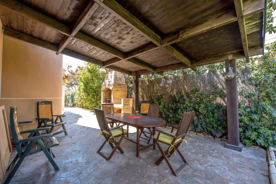 Dining area in villa for sale in La Mata