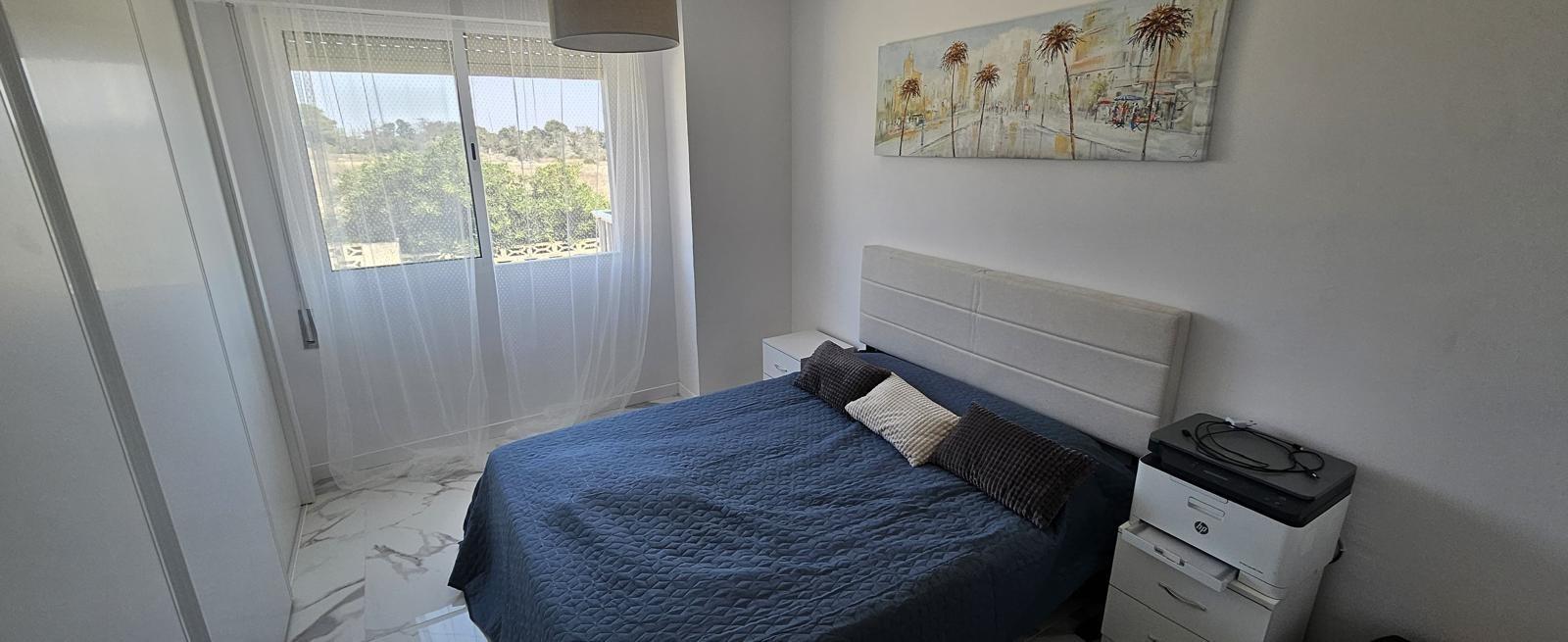 Bedroom in apartment for sale in Orihuela Costa