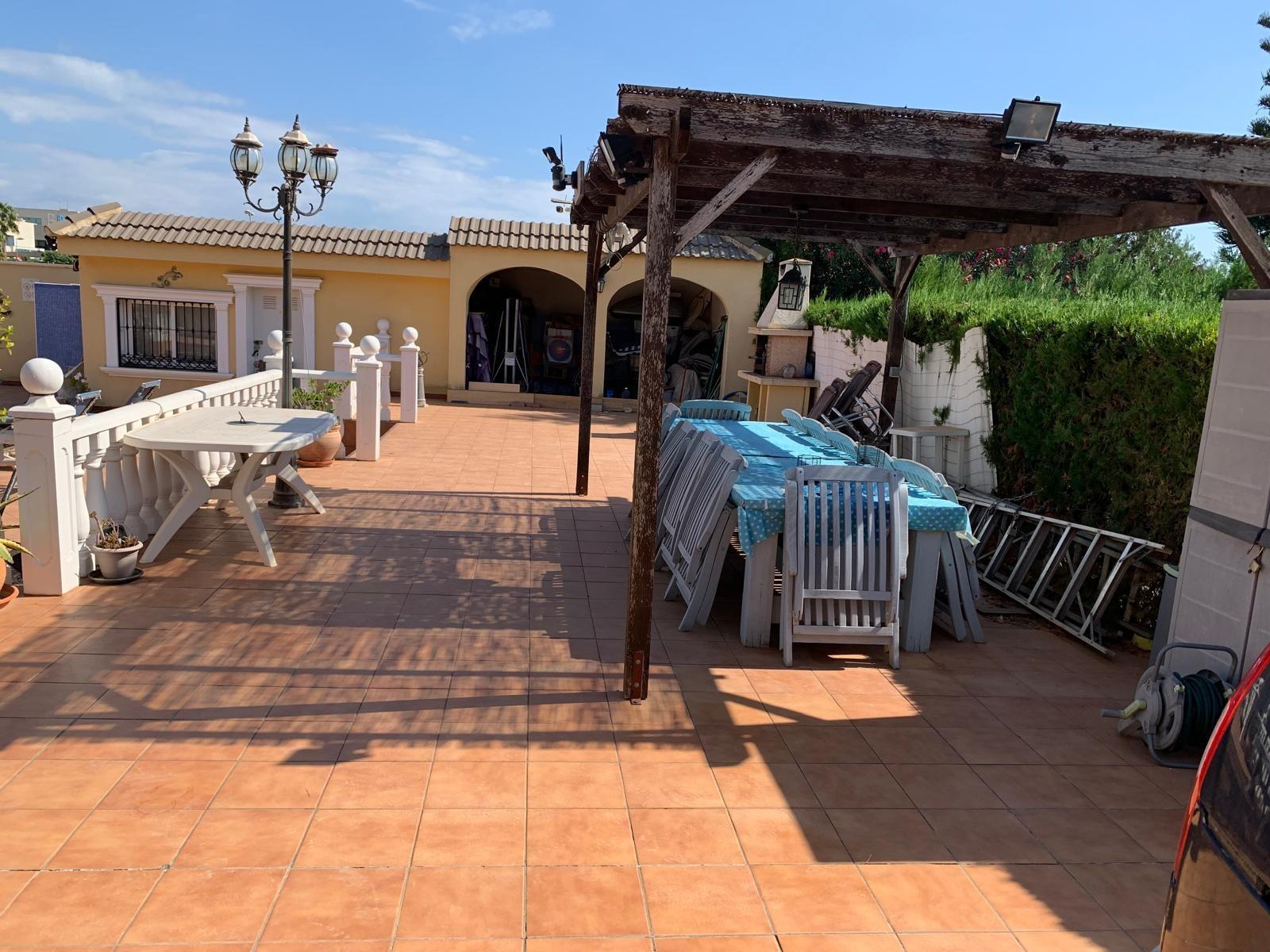 Dining area in villa for sale in Torrevieja