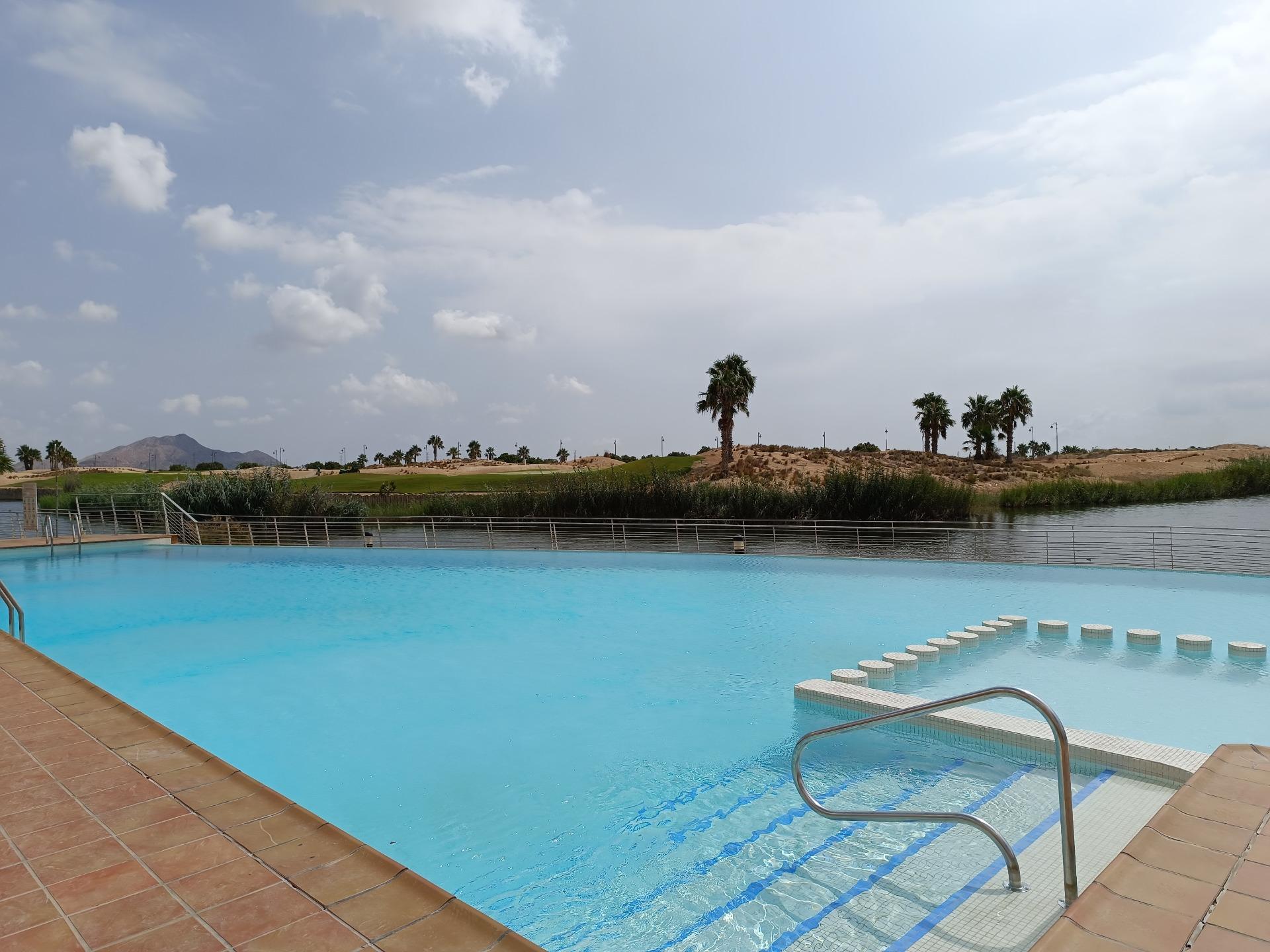 Master bedroom in apartment for sale in Torre Pacheco