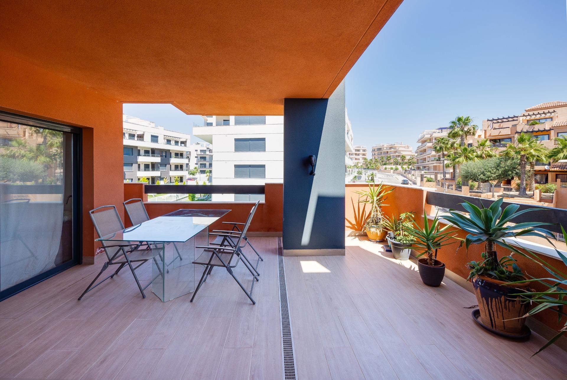 Garden in apartment for sale in Orihuela Costa