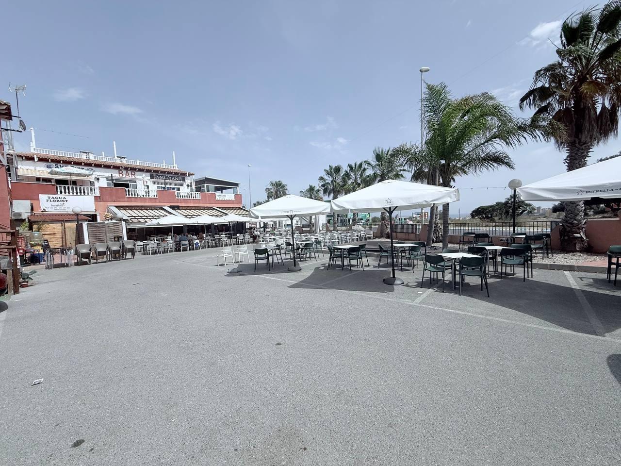 Garden in commercial for sale in Orihuela Costa