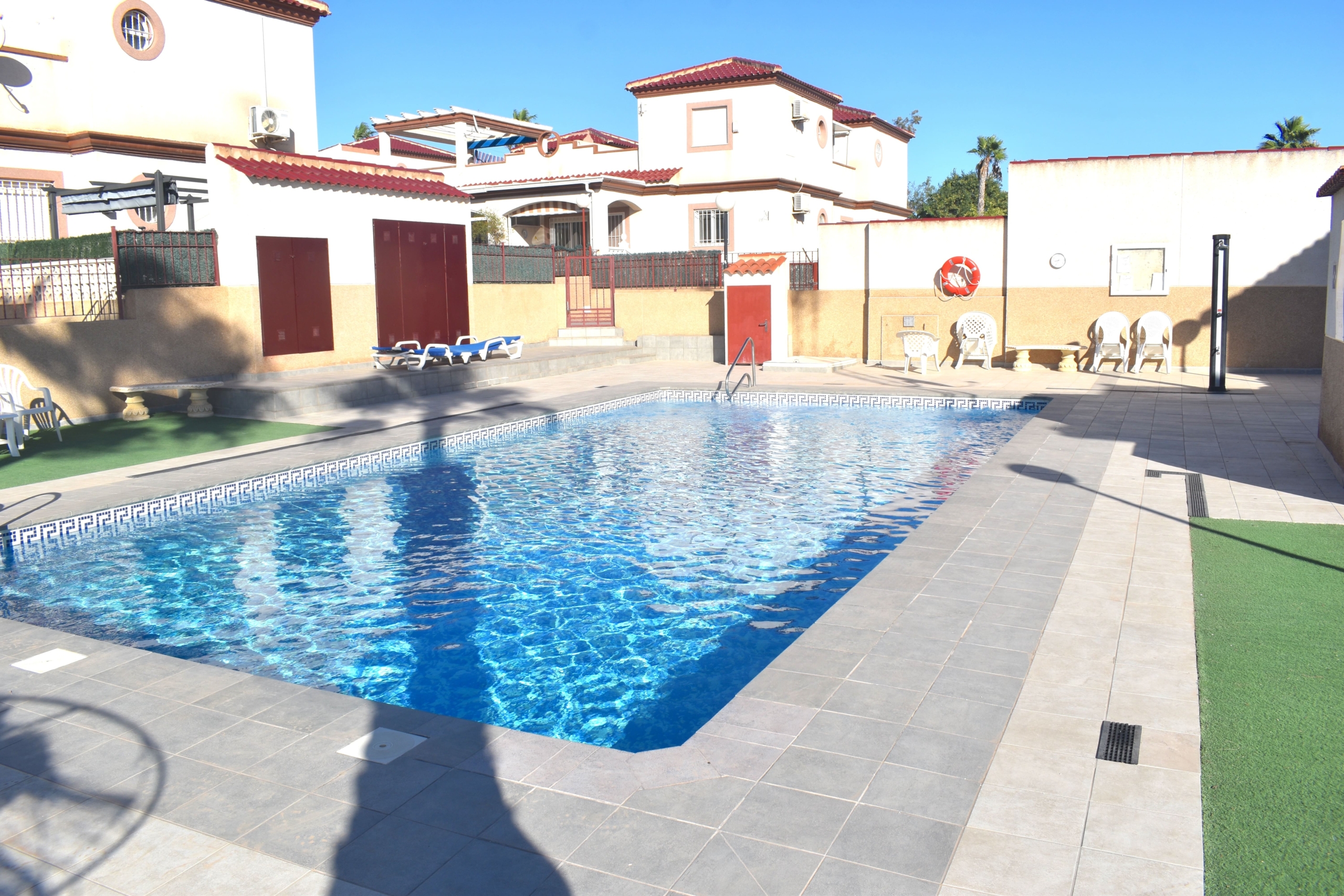 Terrace in villa for sale in San Fulgencio