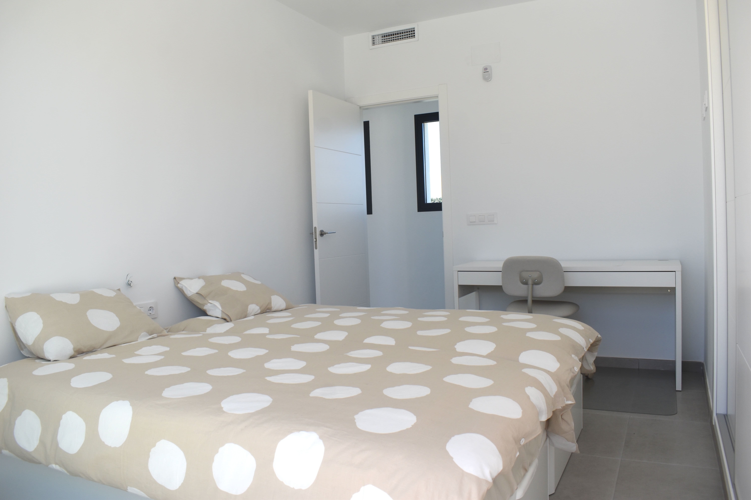 Master bedroom in villa for sale in Calasparra