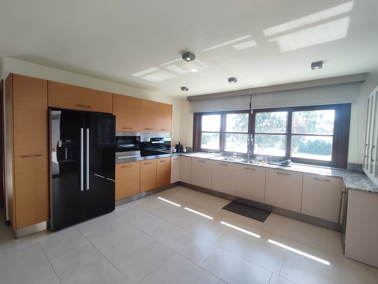 Pool area in villa for sale in Peraleja Golf