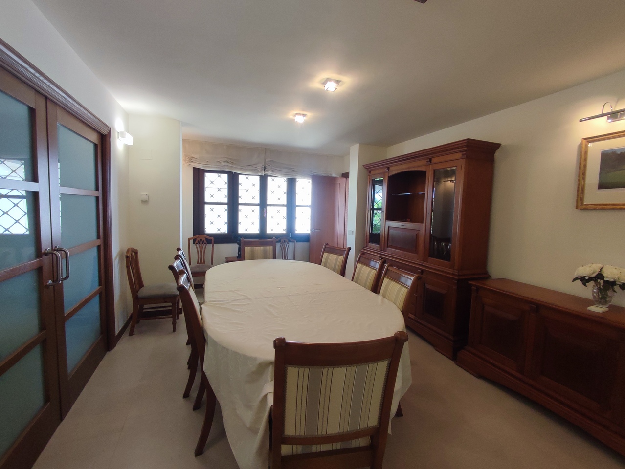 Bedroom in villa for sale in Peraleja Golf