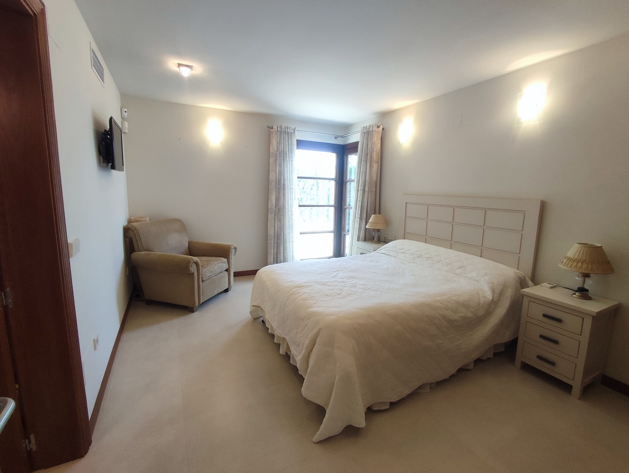 Pool area in villa for sale in Peraleja Golf