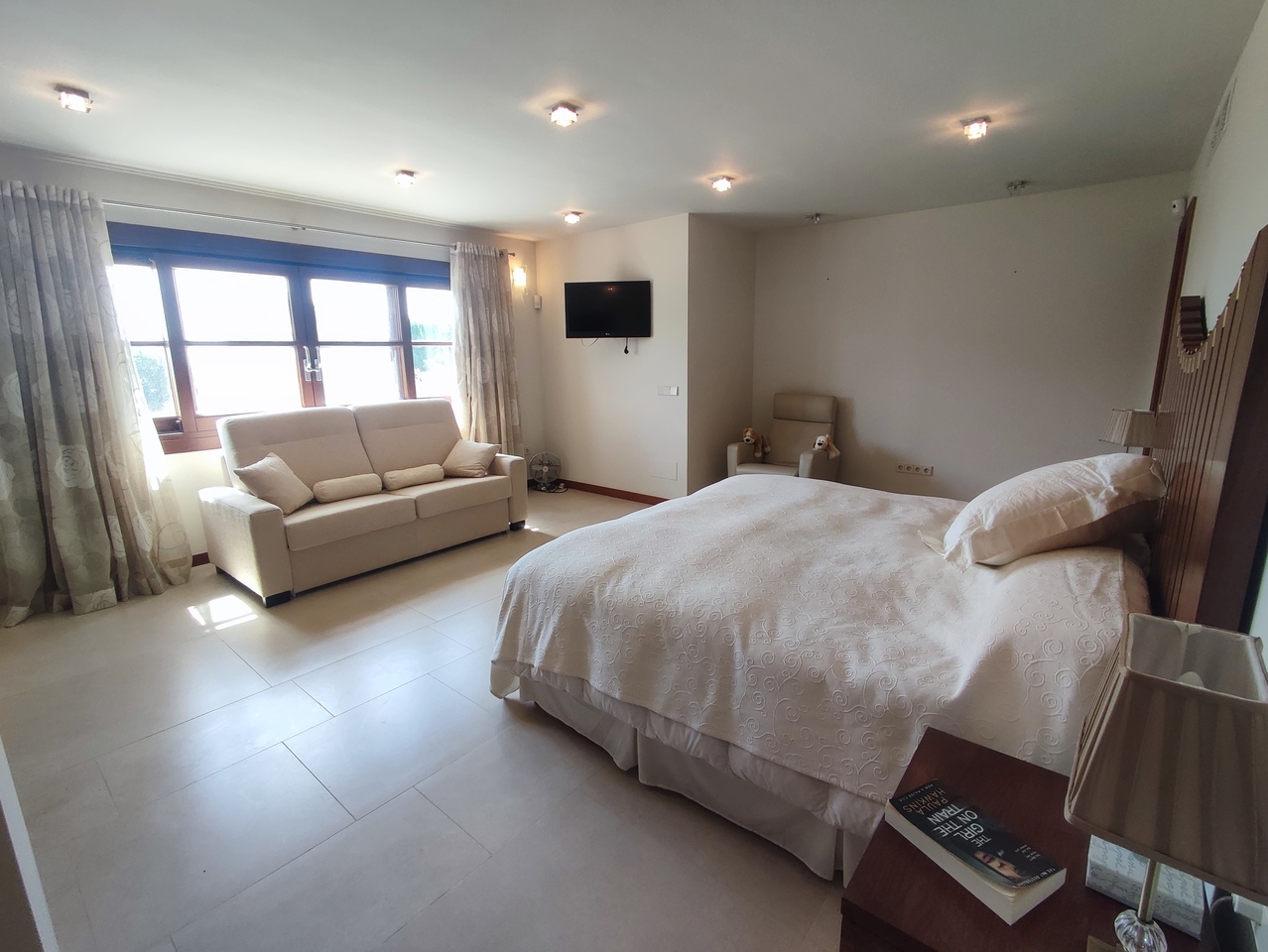 Living room in villa for sale in Peraleja Golf