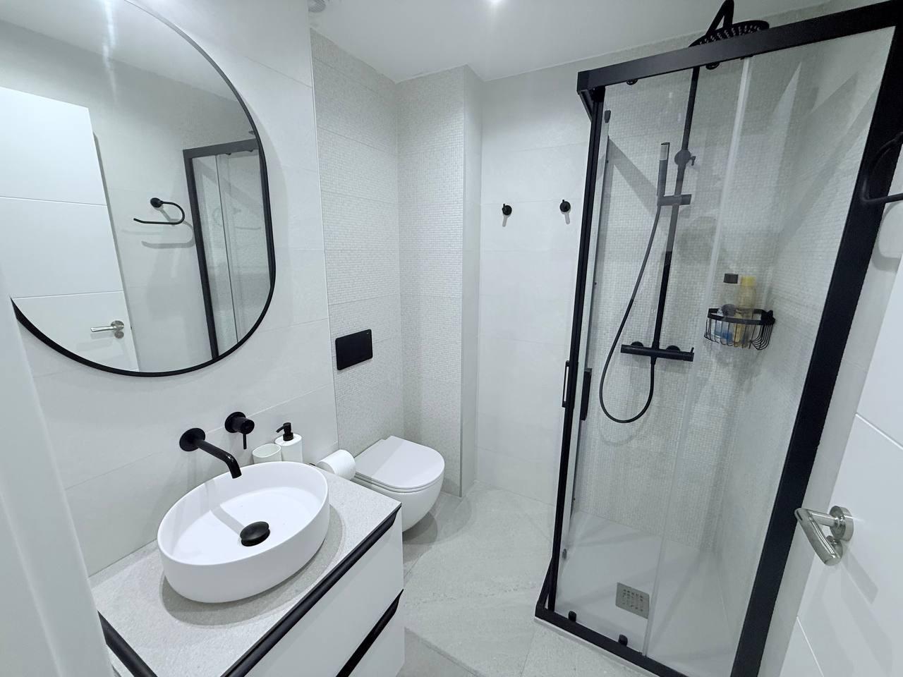 Master bedroom in apartment for sale in Torrevieja