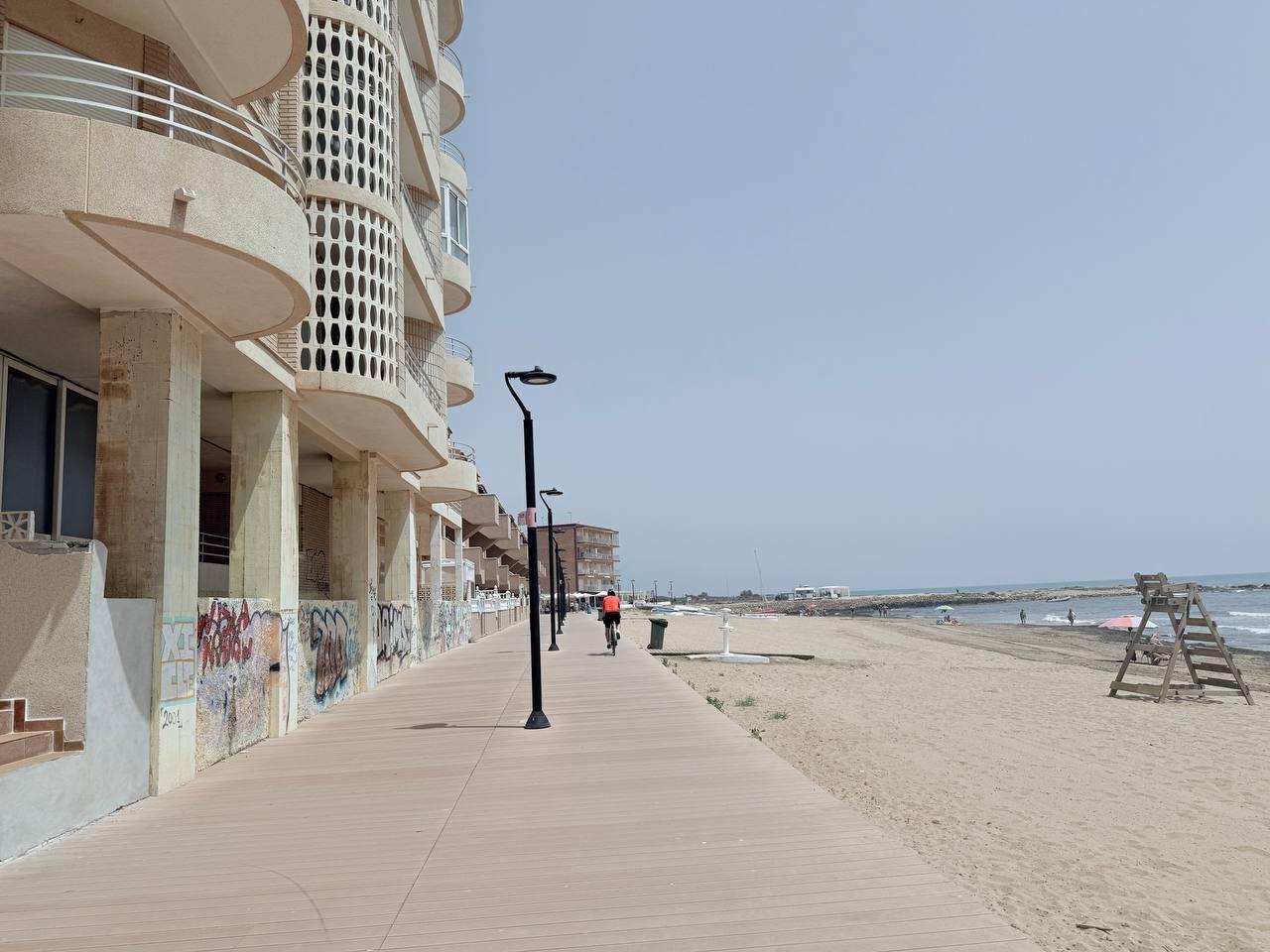 Terrace in apartment for sale in Torrevieja